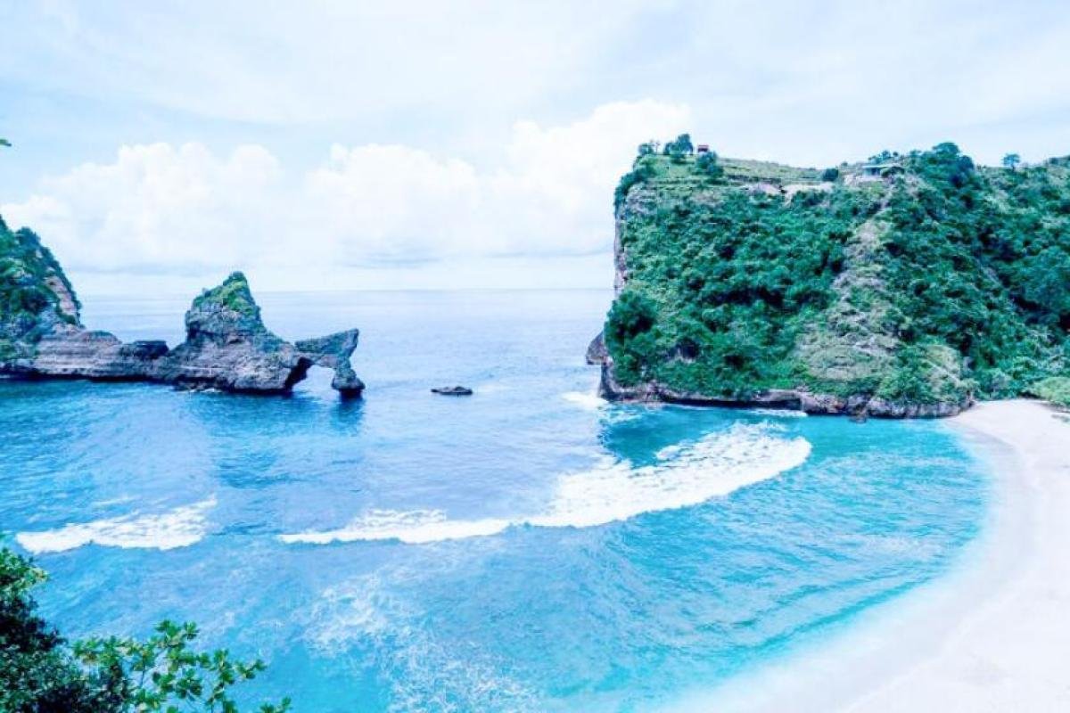 Atuh Beach
